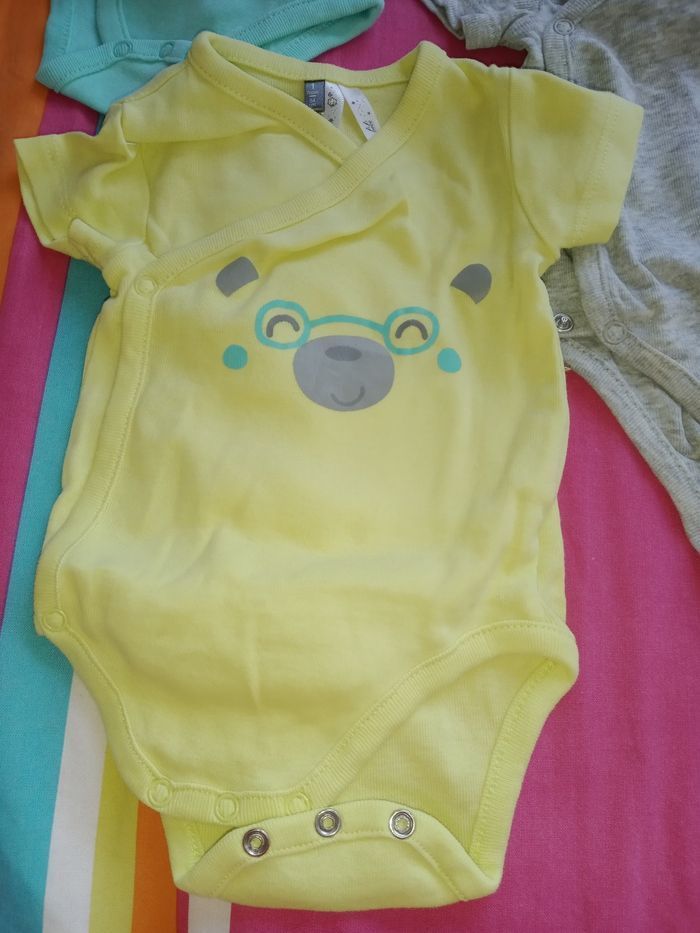 Lot de 3 body 1 mois orchestra Baby comme neuf - photo numéro 2