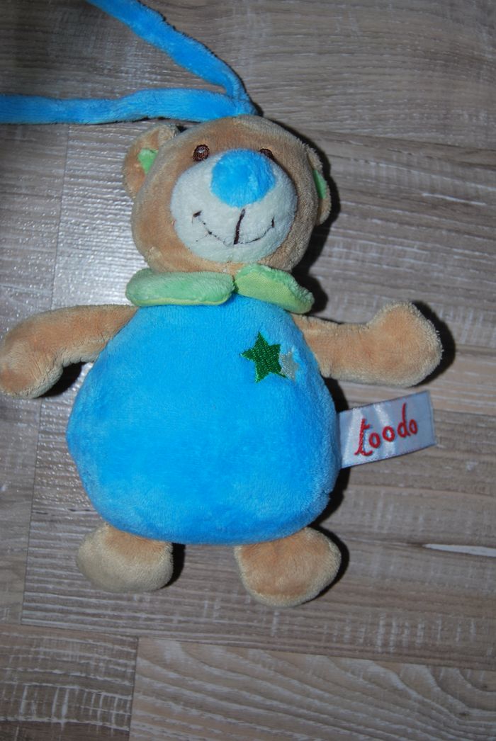 doudou ours boule bleu toodo boite a musique etoile