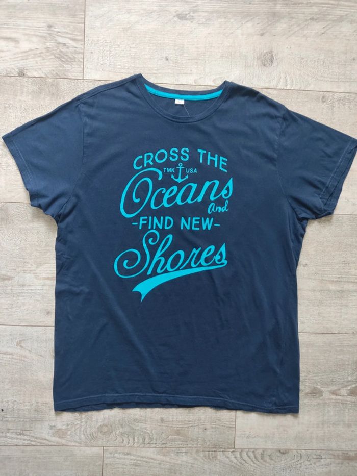 Tee-shirt manches courtes bleu marine motif imprimé turquoise XL