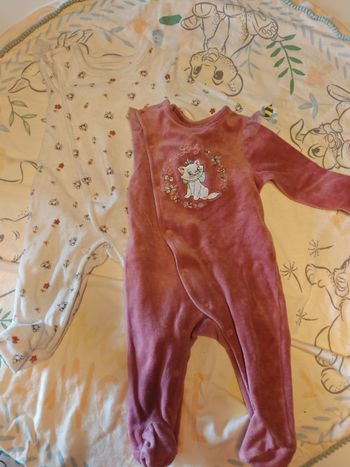 Lot de pyjamas marie Disney