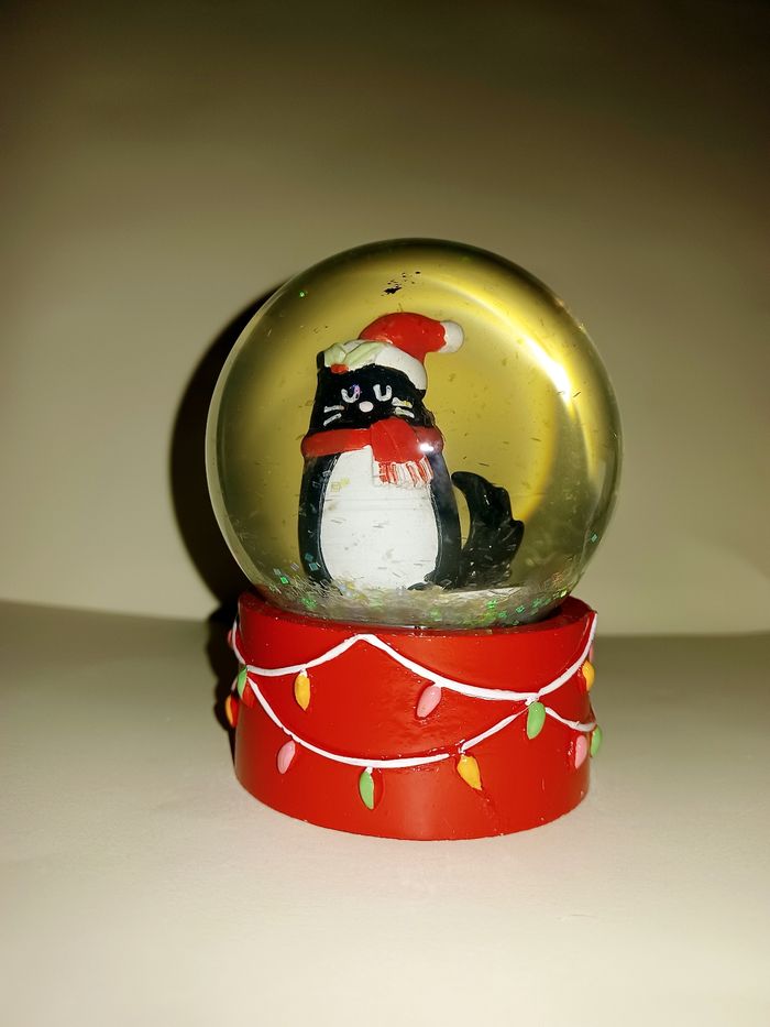 Boule a neige chat de Noël