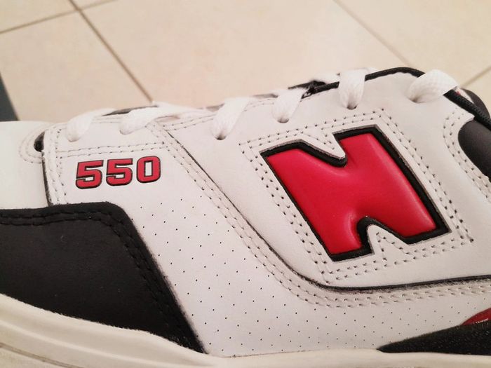 New Balance 550 HR1 blanc rouge noir P. 46.5 - photo numéro 2