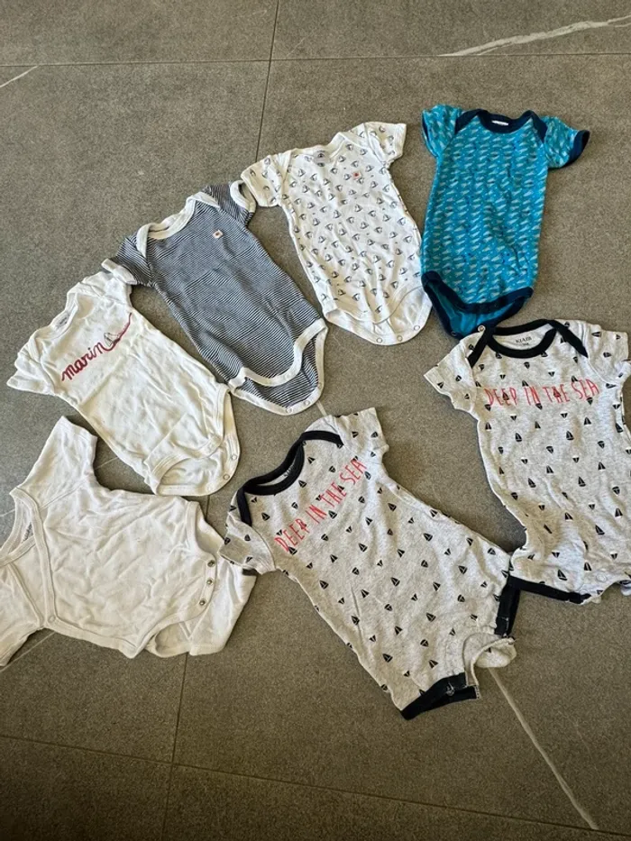 Lot de 7 bodys manches courte garçon 3 mois