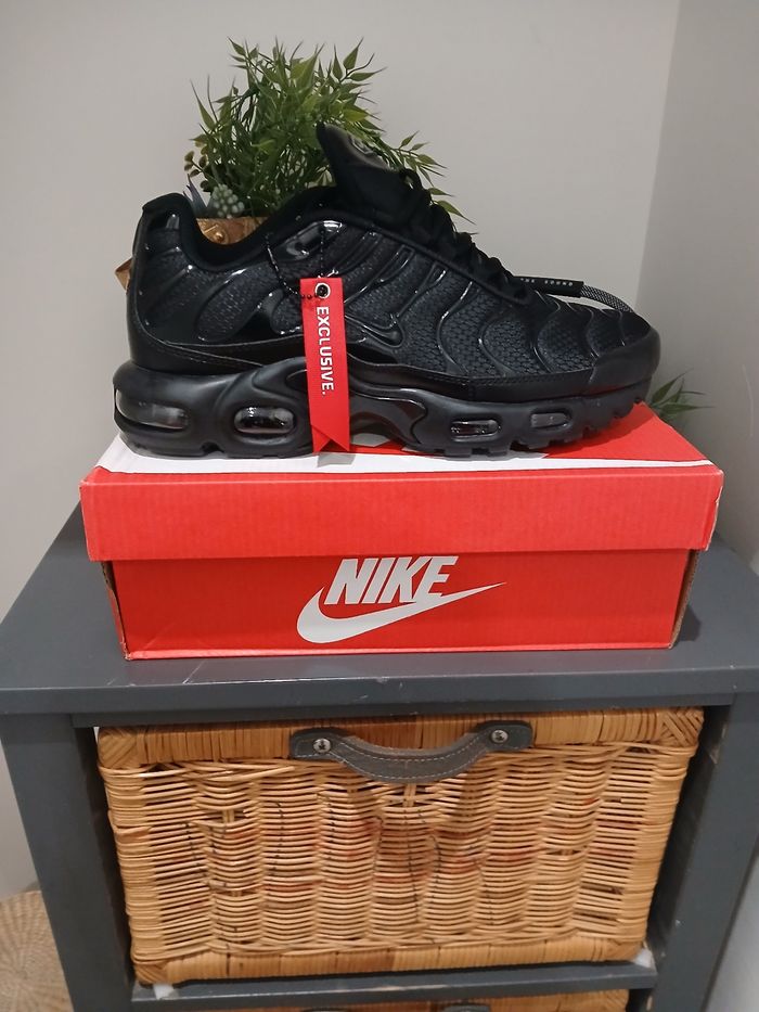 Nike air max plus hall black 3
