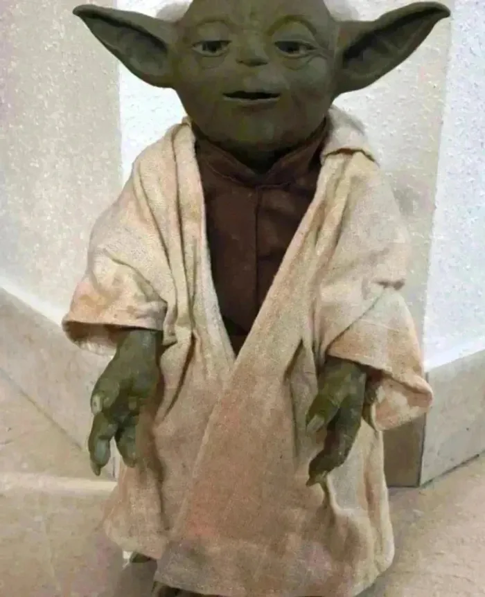 Figurine officielle YODA, star wars collector, articulée , animée - photo numéro 3