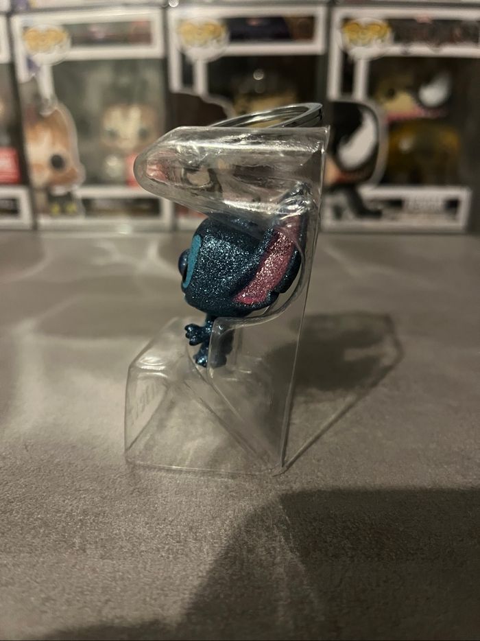 Porte clé stitch paillettes - photo numéro 7
