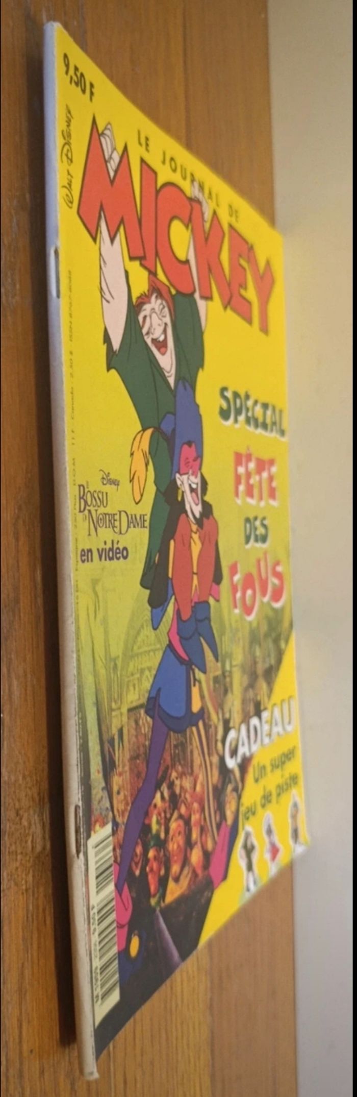 Ancien journal de mickey avec cadeau jeu de piste le Bossu de notre dame N°2356 de 1997 vintage - photo numéro 10