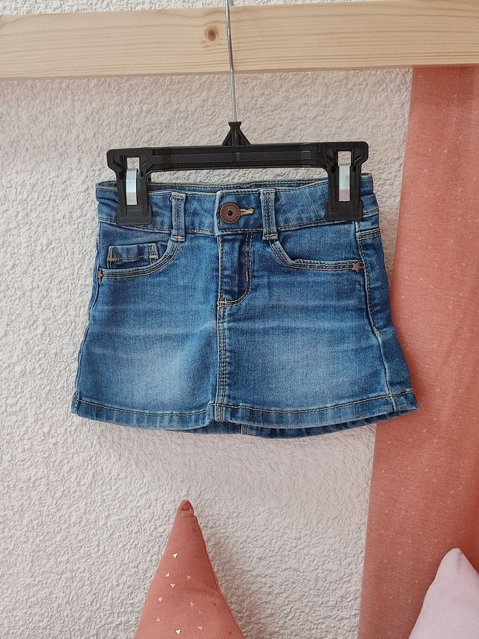Jupe en jean - 2 ans - Très bon état - Vertbaudet - photo numéro 2