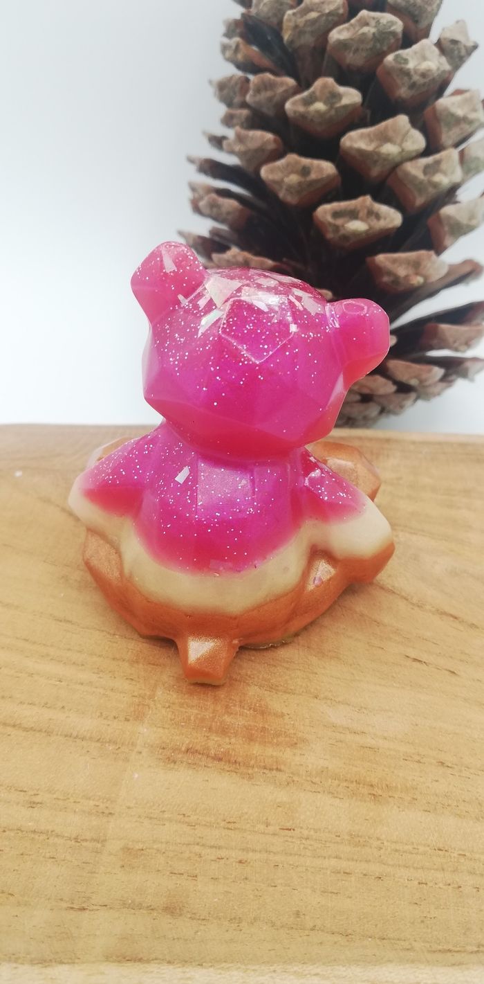 Ourson assis en résine - photo numéro 3