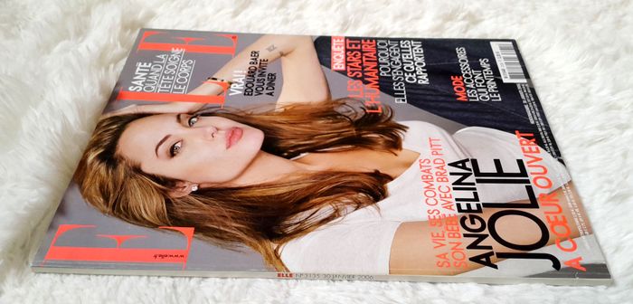 Magazine Elle n°3135 janvier 2006 spécial Angelina Jolie - photo numéro 2