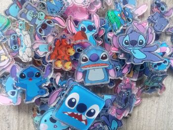 10 figurine stitch neuf 