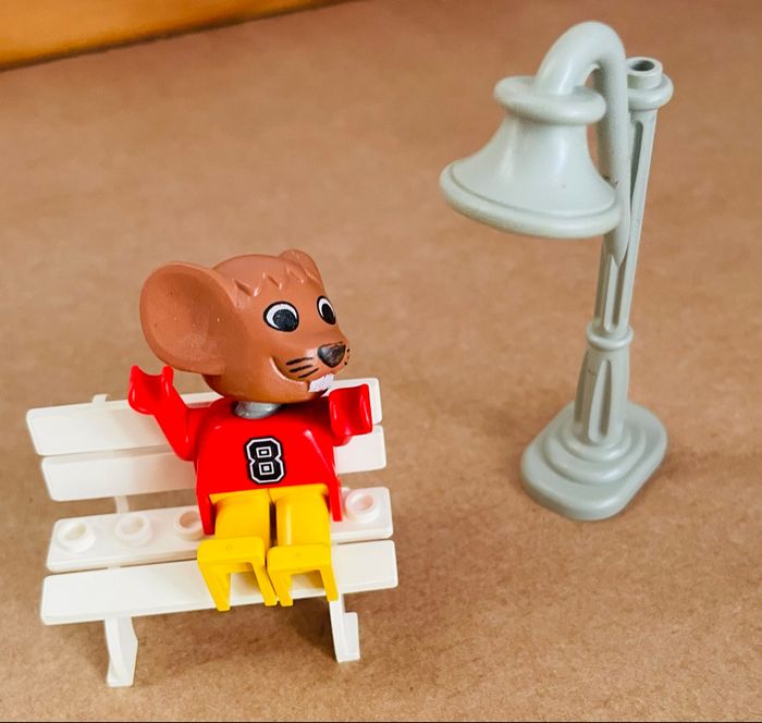 Lego Fabuland 3719 - l'arrêt de bus - photo numéro 3