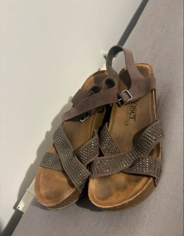 Nues pieds femme à talons - photo numéro 2