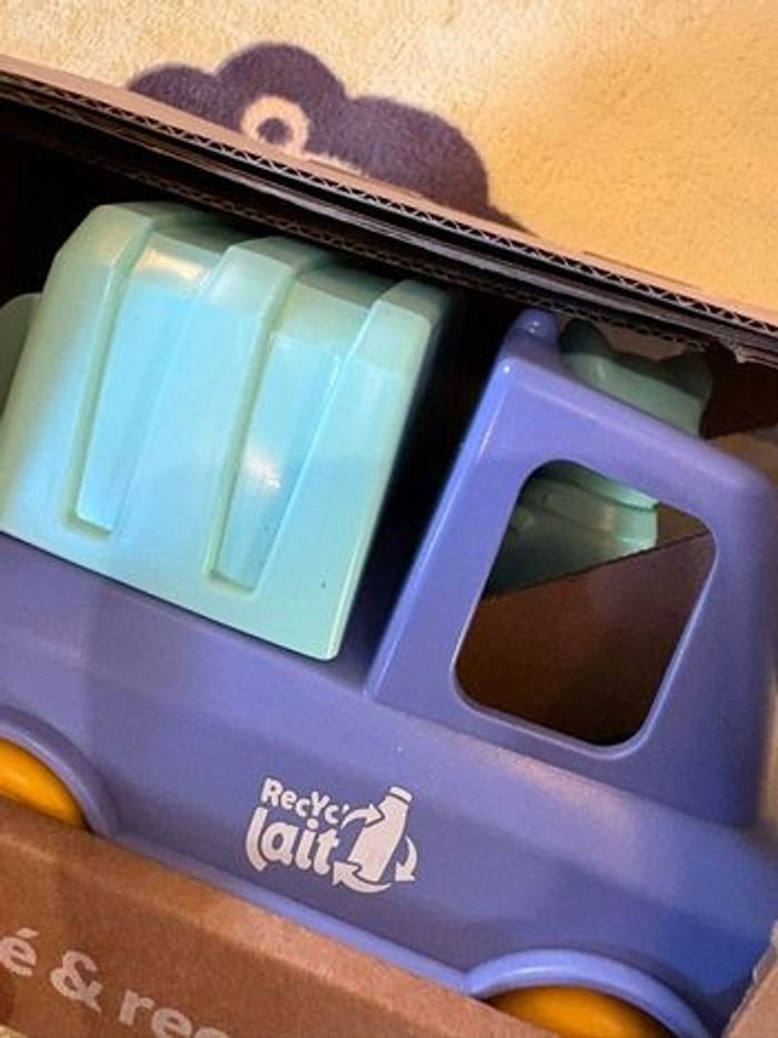 Neuf camions - photo numéro 9