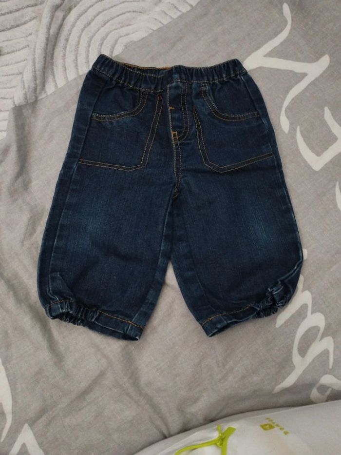 Jean + tee shirt - photo numéro 3