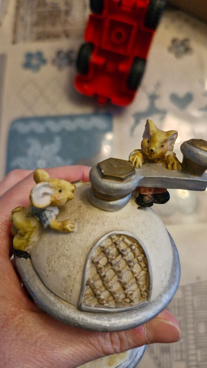 Adorable famille souris dans un moulin à café - photo numéro 8