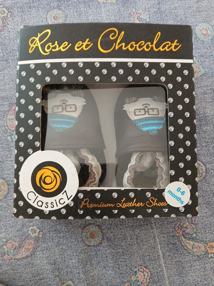 Chaussons en cuir rose et chocolat neufs