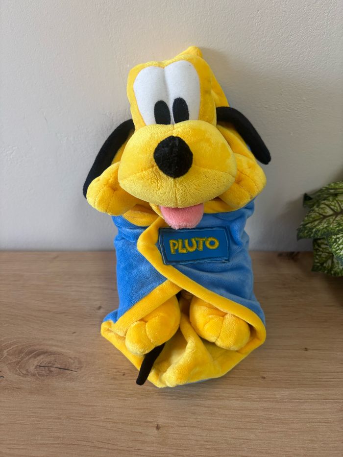 Doudou peluche chien jaune couverture bleu pluto Disneyland Paris