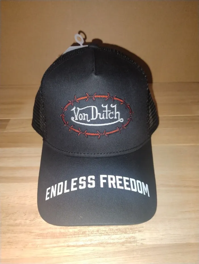 Von dutch casquette taille unique noire et rouge