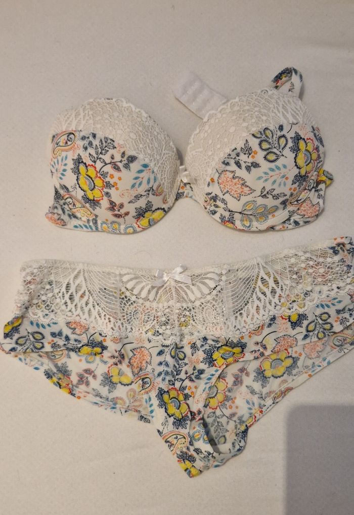 Ensemble soutien gorge et bas - photo numéro 4