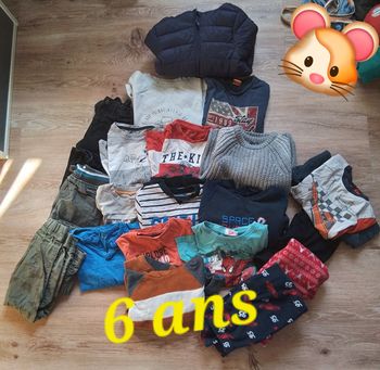 Vêtements garçon 6 ans bon état 