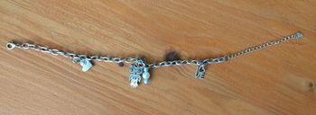 Bracelet fantaisie femme avec breloques
