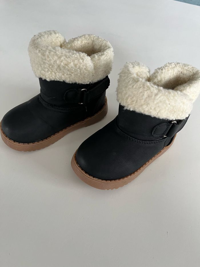 Boots noir bébé fille moumoute taille 22