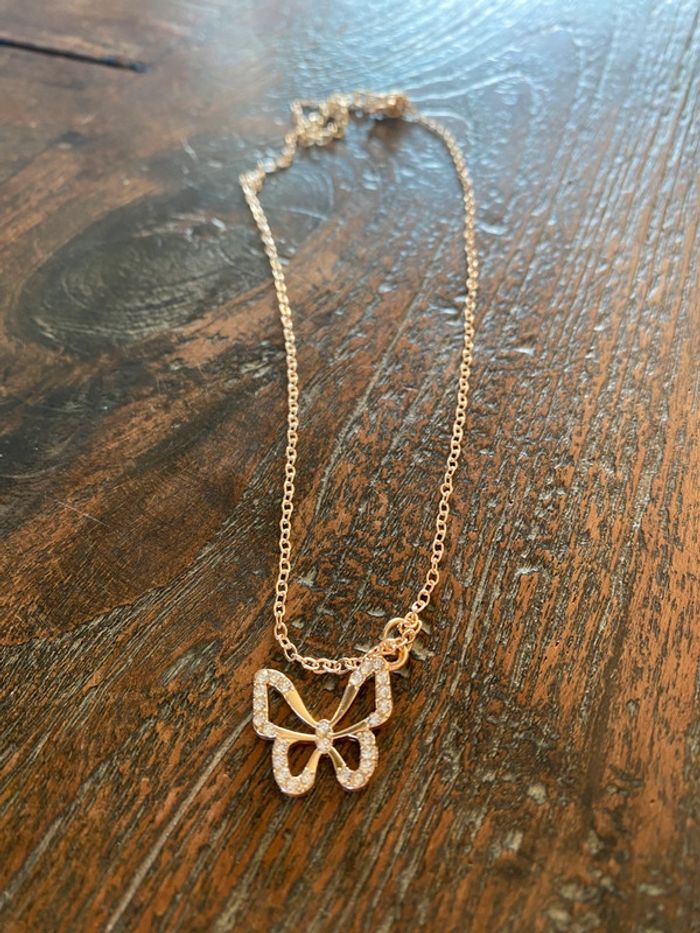 Magnifique collier réglage avec pendentif en papillon avec strass - photo numéro 4