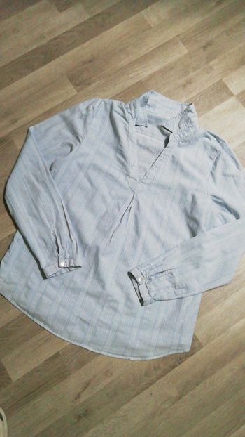 Blouse bleu ciel 38 cache cache fines rayures