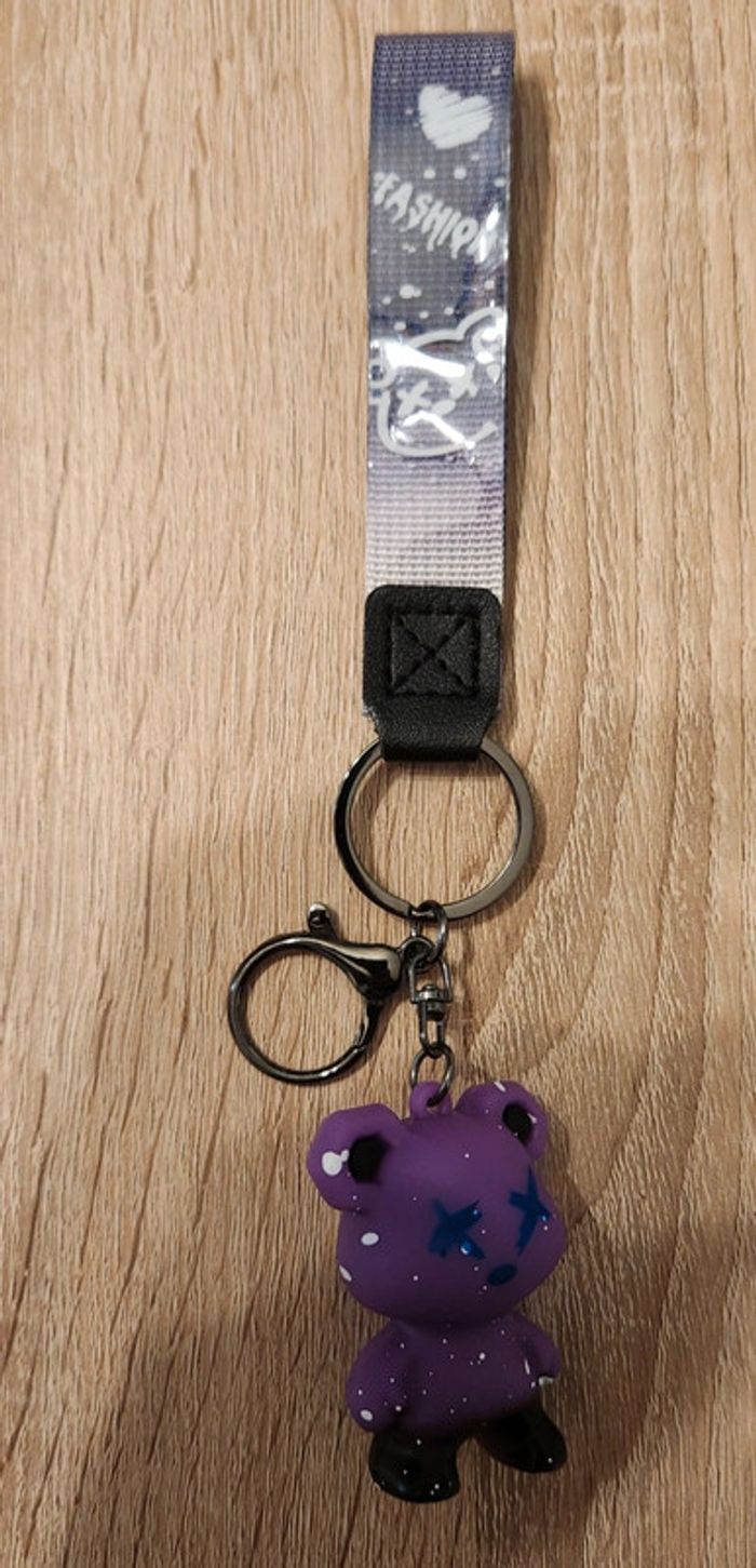 Porte-clés Ours violet neuf - photo numéro 2