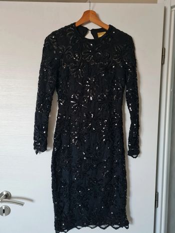 Robe à sequins noir H&m taille 38 excellent état