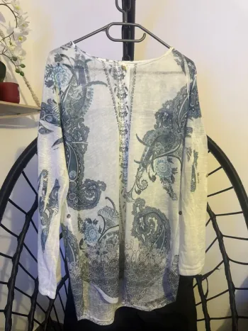 Tunique blanche manches longues – Taille unique, élégante et confortable