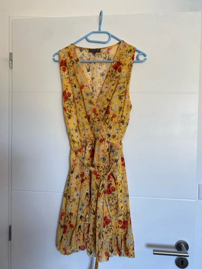 Robe fleurie jaune