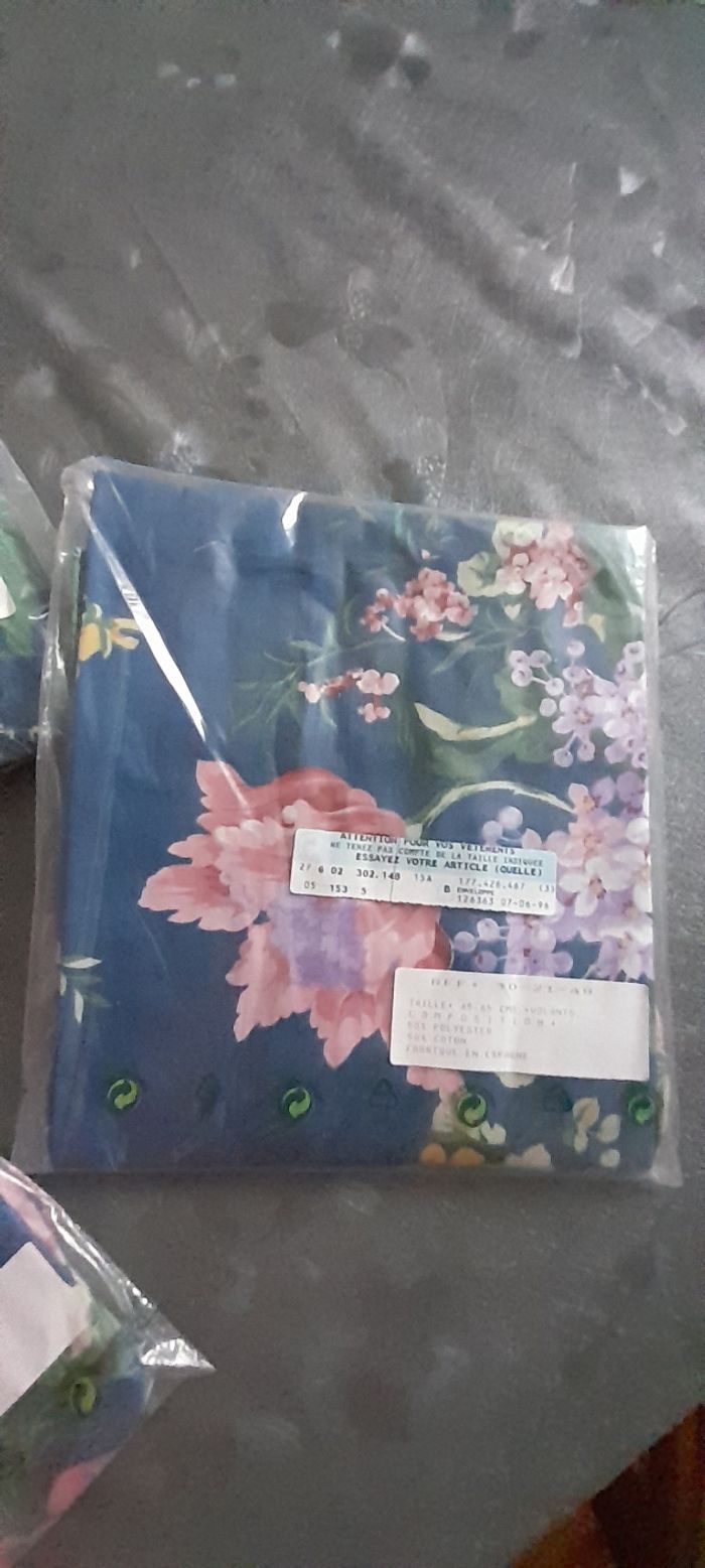 Drap plat 240× 300 cm + 2 taies d'oreiller - photo numéro 2