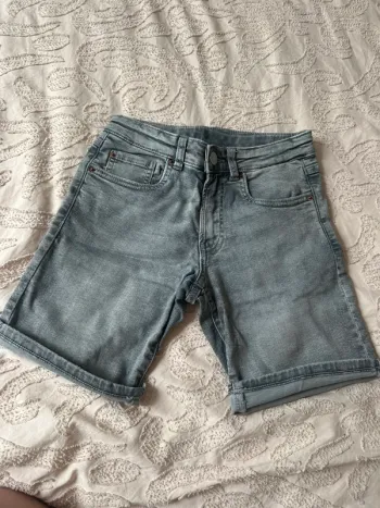 Short Zara garçon 9 ans