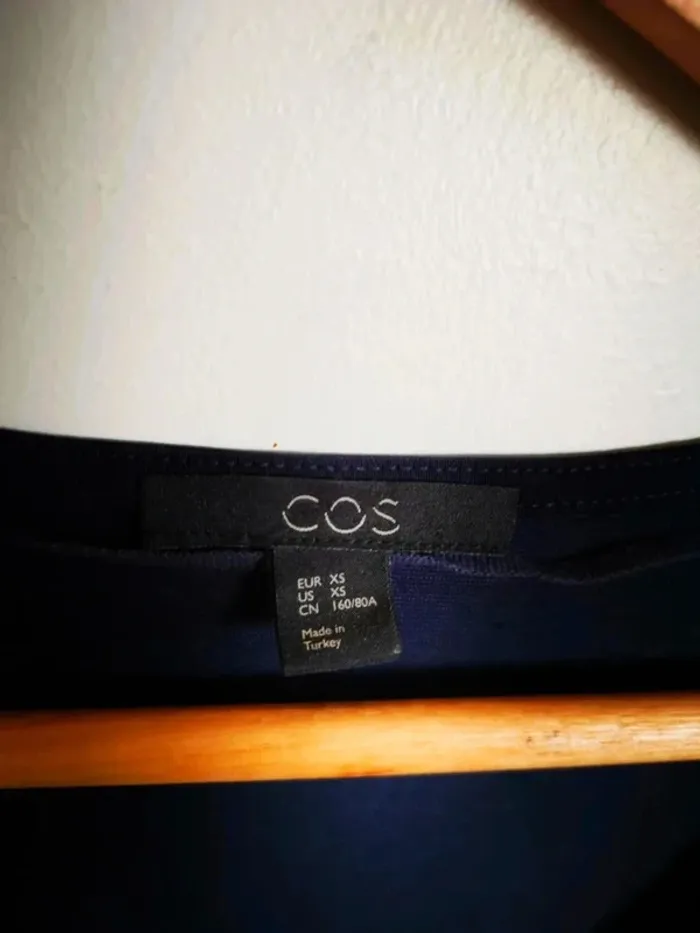 C33 robe marine Cos XS - photo numéro 3