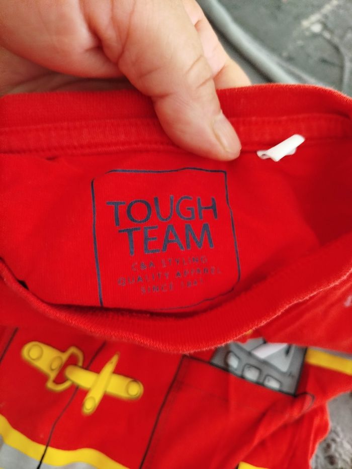 T- shirt Rouge pompier C& A 5 ans. - photo numéro 3