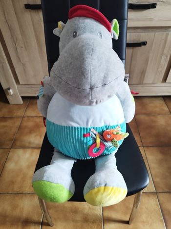 Peluche d'éveil d'activité hippopotame longueur 80 cm
Comme neuve