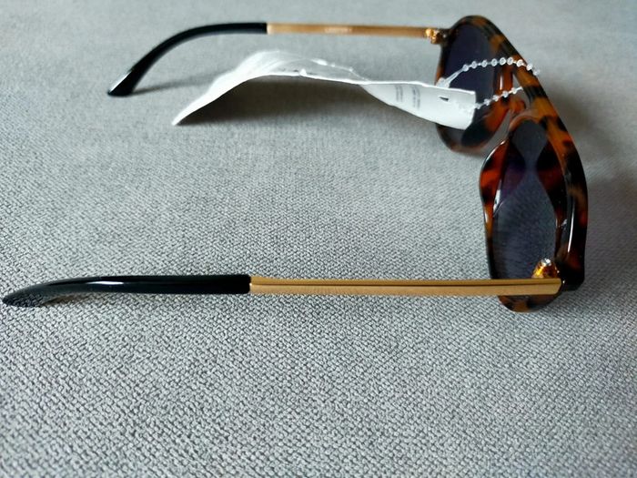 Lunettes de soleil écaille & branches dorées – neuves avec étiquette - photo numéro 4