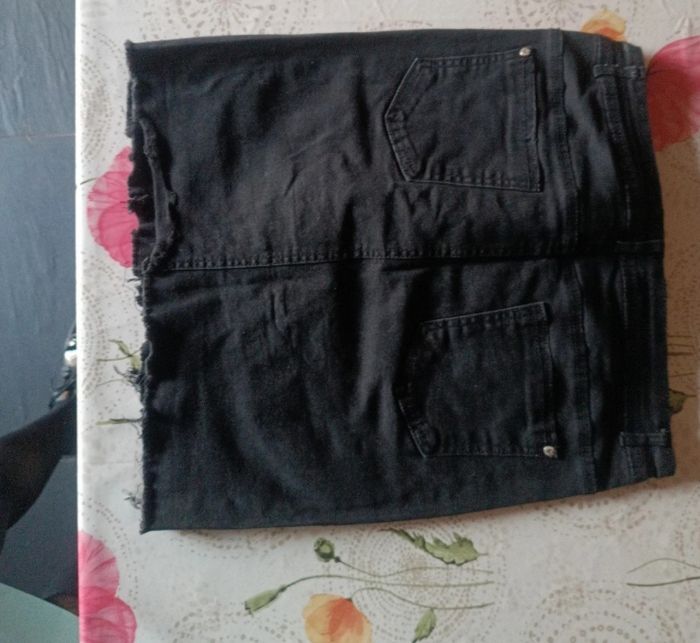 Jupe noire en jeans - photo numéro 2