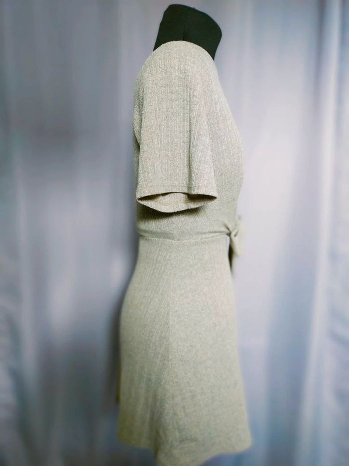 Robe côtelée gris clair avec nœud dos – Pull&Bear – T. XS - photo numéro 3