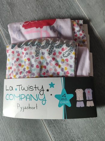 Lot de  2 pyjashorts en 4 ans