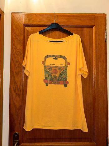 T-shirt jaune