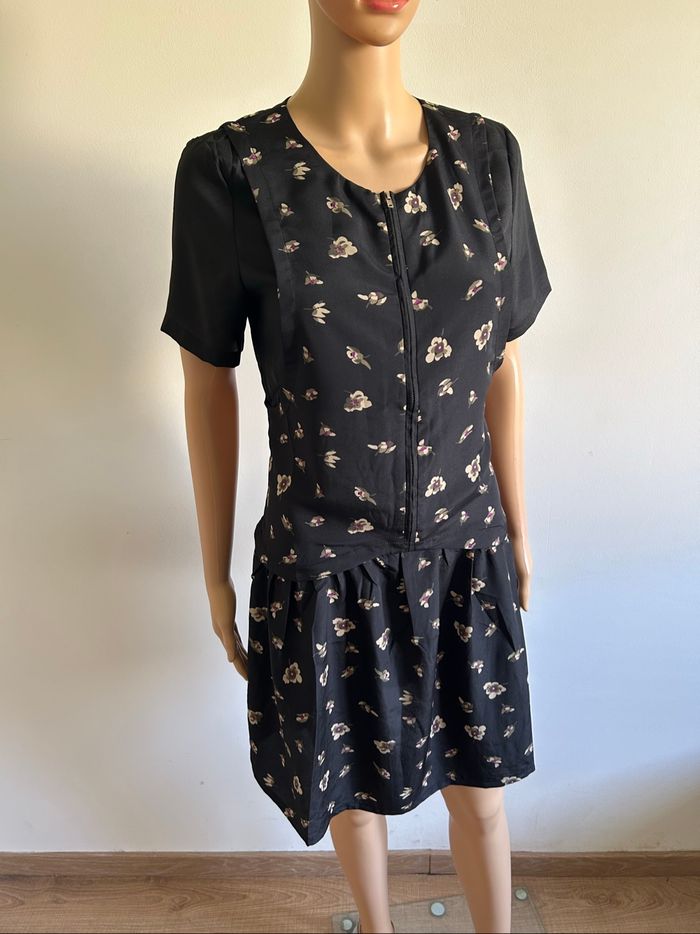 Robe noire et beige neuve à manches courtes See U Soon taille M (valeur 39€) - photo numéro 2