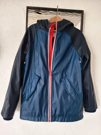 Veste de pluie doublée à capuche et zippée