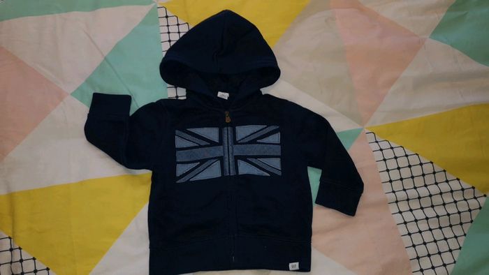 Sweat zippé à capuche gap 18/24 mois