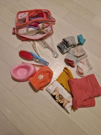 Lot jouet poupee
