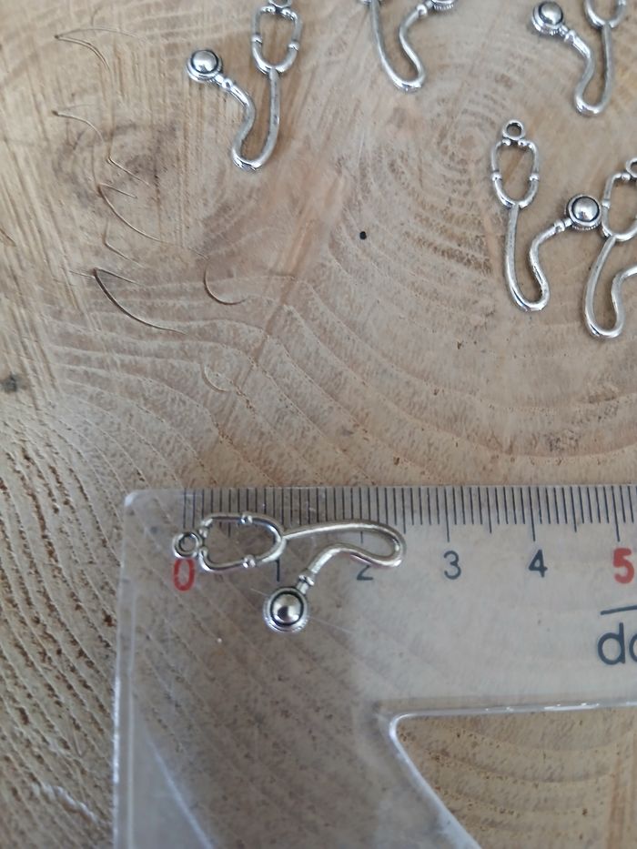 Lot de 16 pendentifs stéthoscope argenté - photo numéro 2