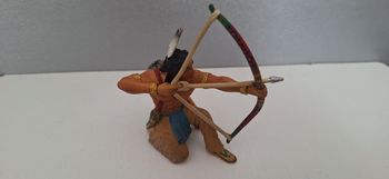 Schleich figurine indien avec arc et ses flèches sioux archer 