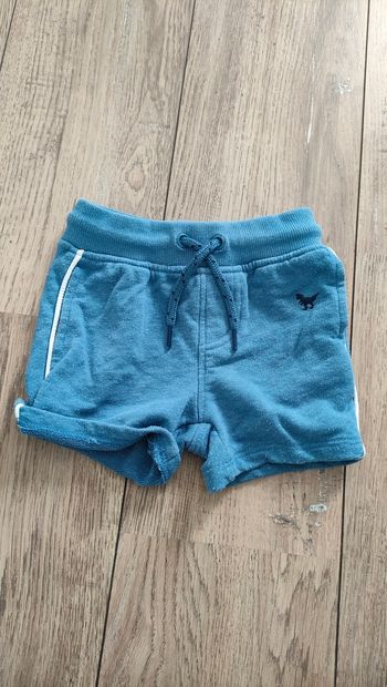 Short i 2 ans.
